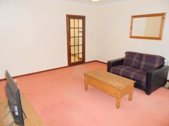1 Bedroom Ground floor flat 11