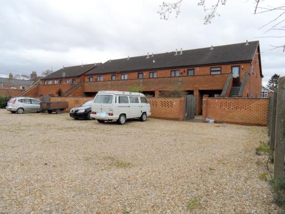 1 Bedroom Ground floor flat 2