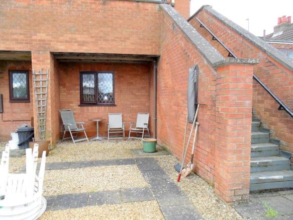 1 Bedroom Ground floor flat 4