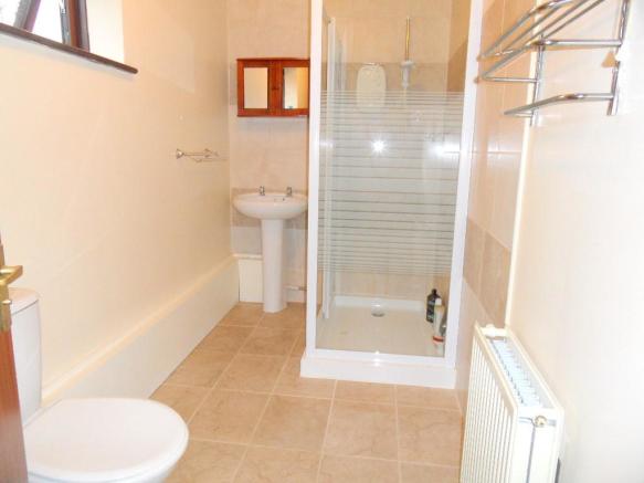 1 Bedroom Ground floor flat 5