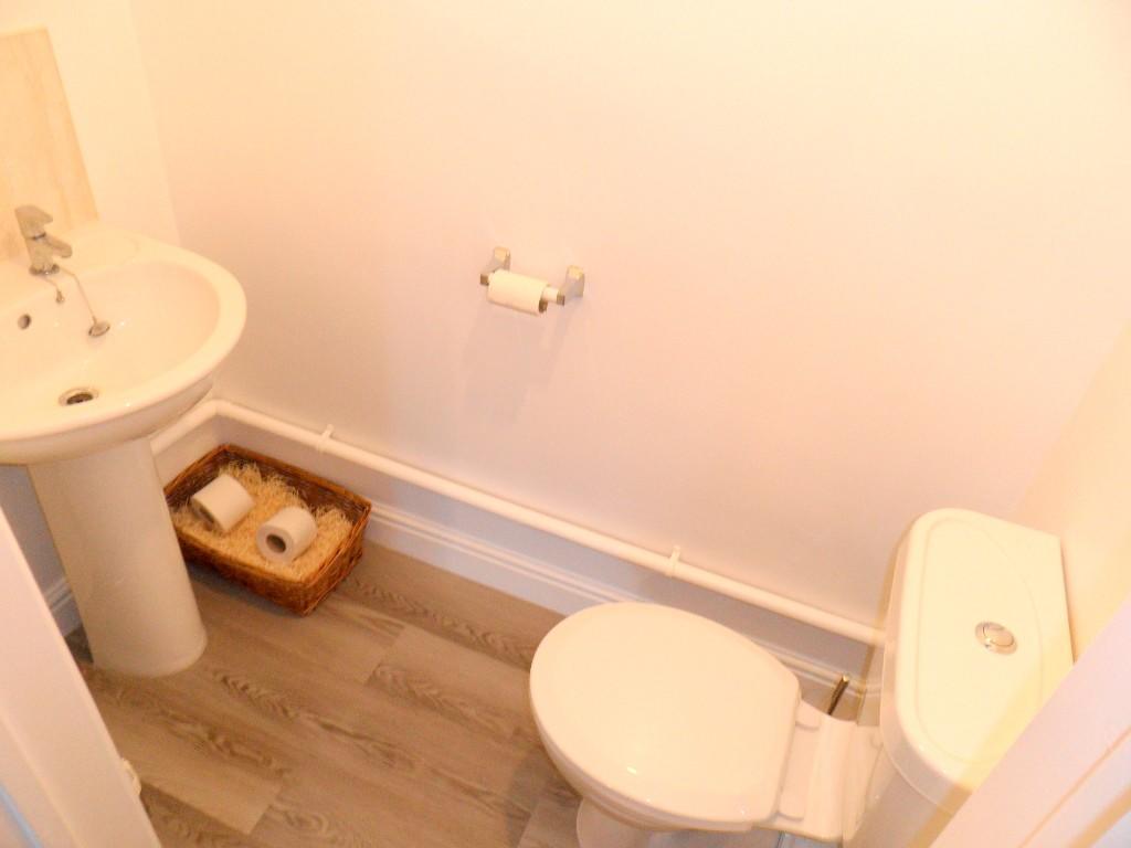 1 bedroom end of terrace house 10