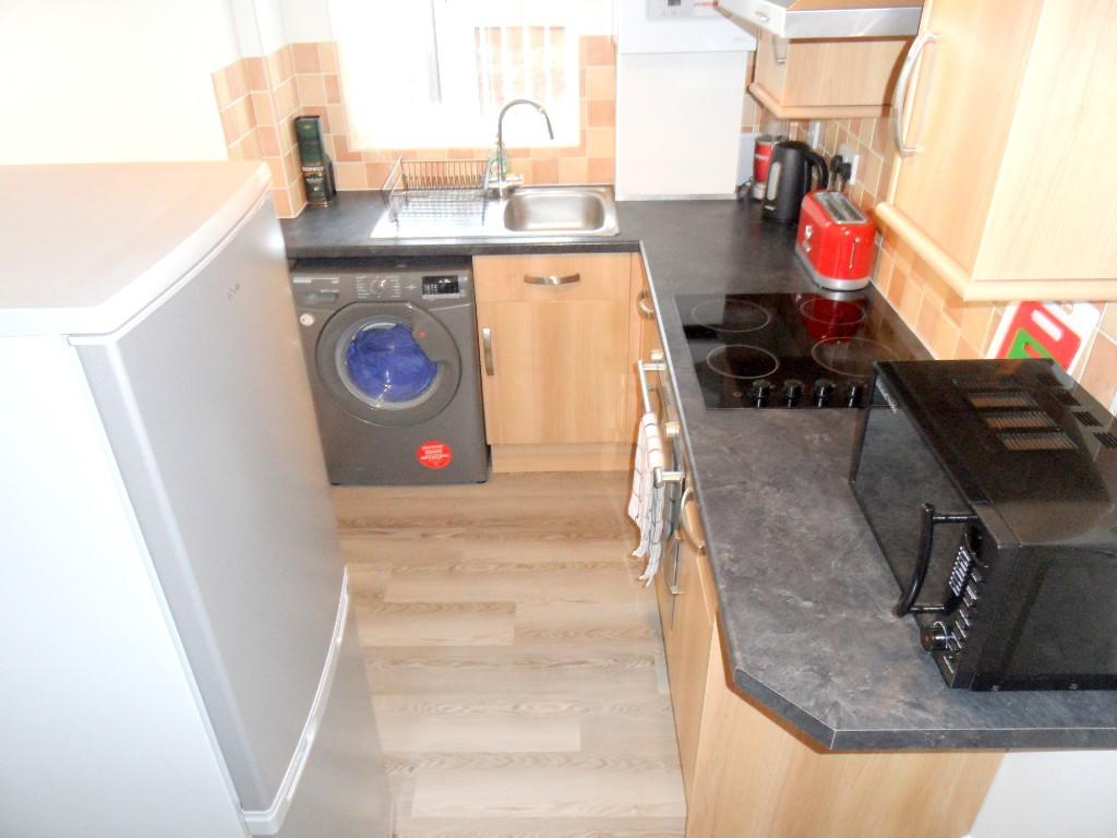 1 bedroom end of terrace house 11