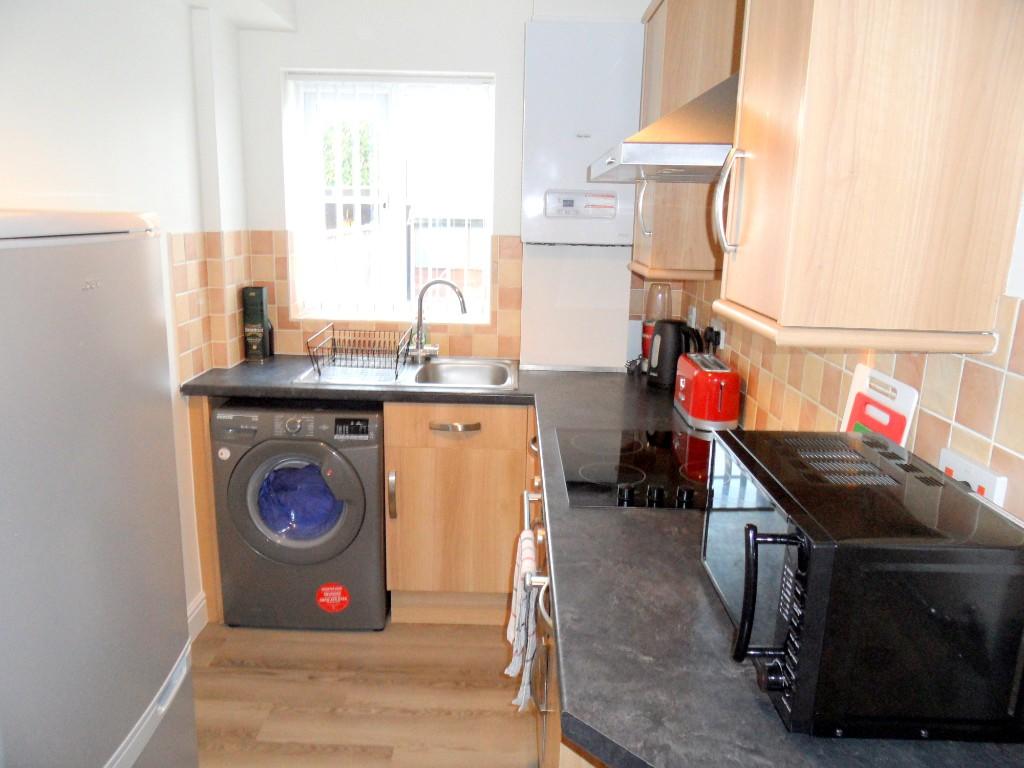 1 bedroom end of terrace house 13