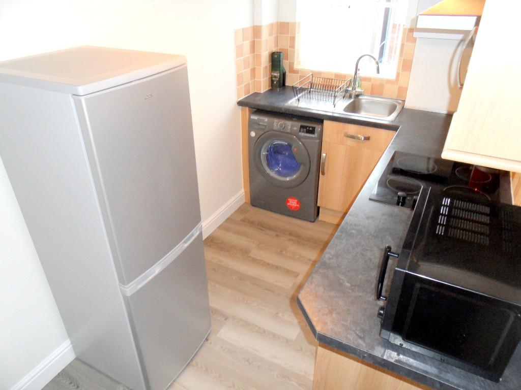1 bedroom end of terrace house 14