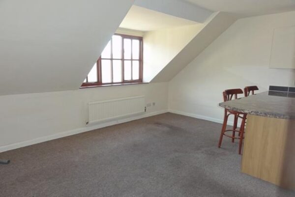 1 bedroom flat Second Floor